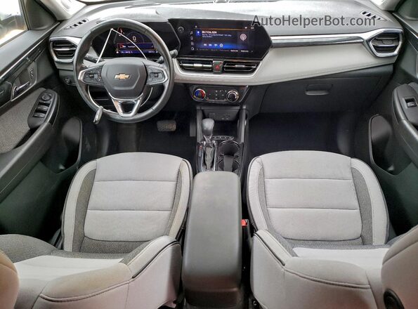 KL79MRSL0RB089591 2024 CHEVROLET TRAILBLAZER Белый Вид панели приборов