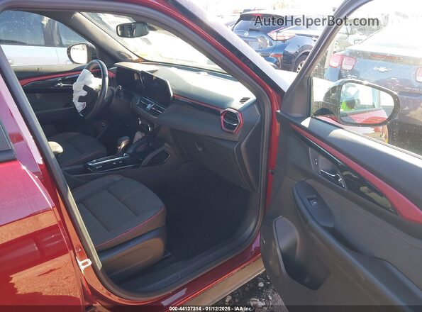 KL79MTSL2RB151571 2024 CHEVROLET TRAILBLAZER Красный Вид салона спереди