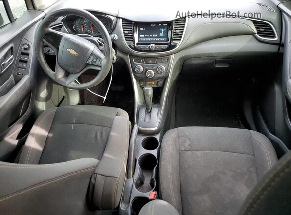 KL7CJKSB2HB101381 2017 CHEVROLET TRAX Белый Вид панели приборов