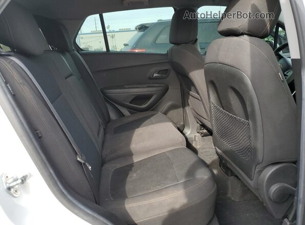 KL7CJKSB2HB101381 2017 CHEVROLET TRAX Белый Вид задней части салона