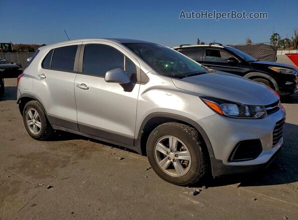 KL7CJKSB7MB359888 2021 CHEVROLET TRAX Silver Front right