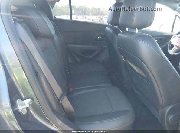 KL7CJLSB8MB347674 2021 CHEVROLET TRAX Серый Вид наклейки с VIN-кодом