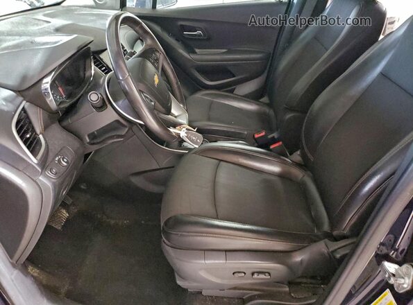 KL7CJLSB8MB348811 2021 CHEVROLET TRAX Черный Вид салона спереди