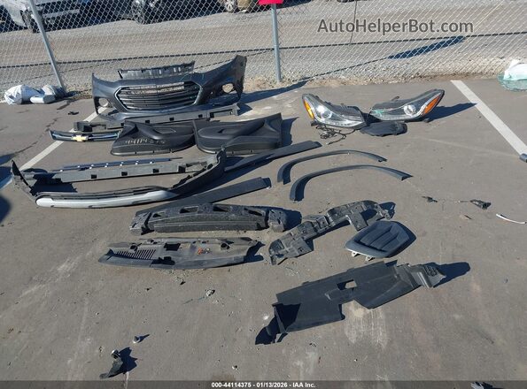KL7CJPSB0JB560220 2018 CHEVROLET TRAX Серый Вид щитка приборов