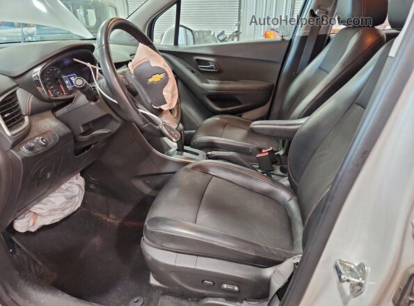 KL7CJPSB1KB854114 2019 CHEVROLET TRAX White Widok wnętrza z przodu