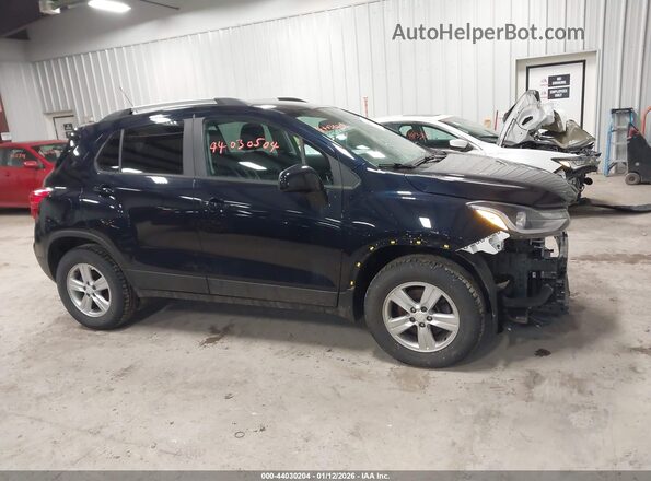 KL7CJPSB8MB355765 2021 CHEVROLET TRAX Синий Вид задней части салона