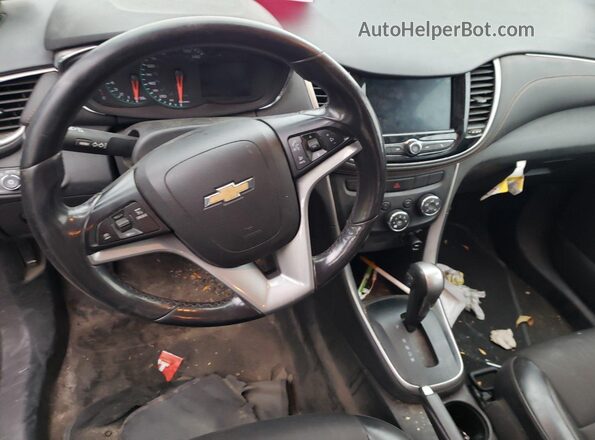 KL7CJPSM0NB565831 2022 CHEVROLET TRAX  Вид салону спереду
