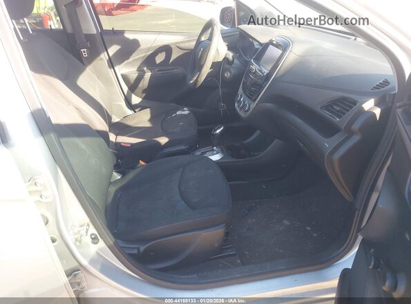 KL8CB6SA5HC756152 2017 CHEVROLET SPARK Серый Вид салона спереди