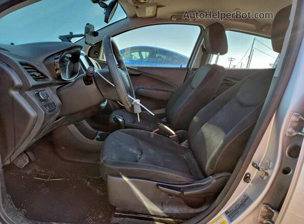 KL8CB6SA6GC576645 2016 CHEVROLET SPARK Silver Widok wnętrza z przodu