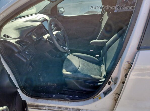 KL8CB6SAXJC428196 2018 CHEVROLET SPARK White Widok wnętrza z przodu