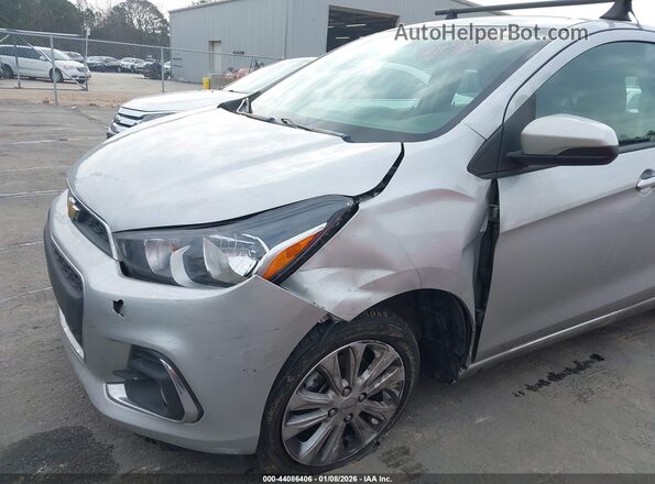 KL8CD6SA0JC420568 2018 CHEVROLET SPARK Серебряный Вид спереди