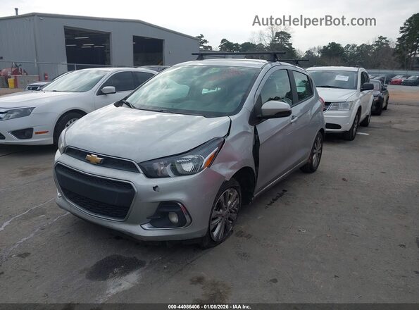 KL8CD6SA0JC420568 2018 CHEVROLET SPARK Серебряный Передняя левая четверть