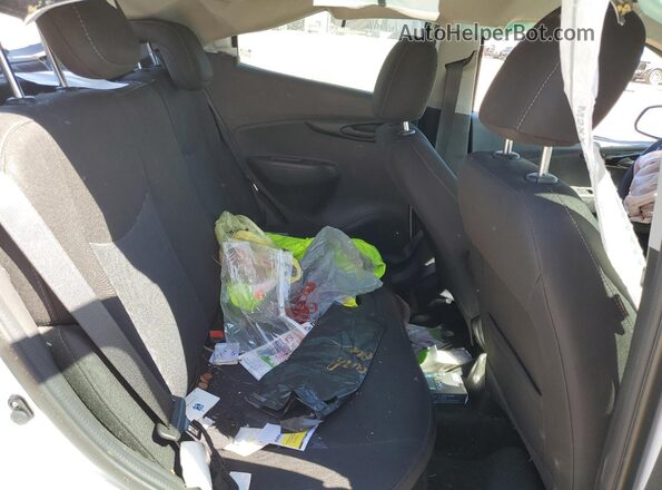 KL8CD6SA2NC025085 2022 CHEVROLET SPARK Белый Вид задних сидений