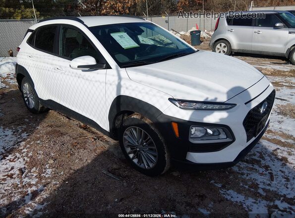 KM8K2CAA3MU746268 2021 HYUNDAI KONA White Front right