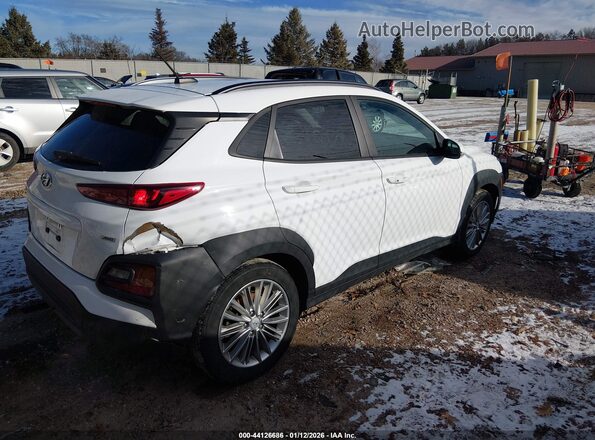 KM8K2CAA3MU746268 2021 HYUNDAI KONA White Rear right