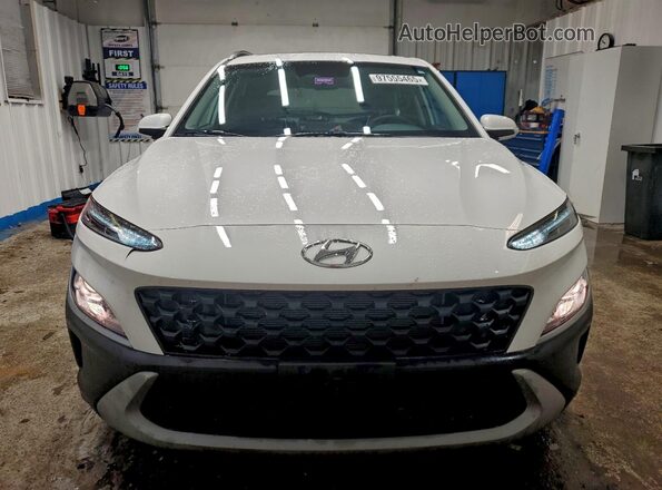 KM8K3CAB6NU761774 2022 HYUNDAI KONA Белый Вид спереди