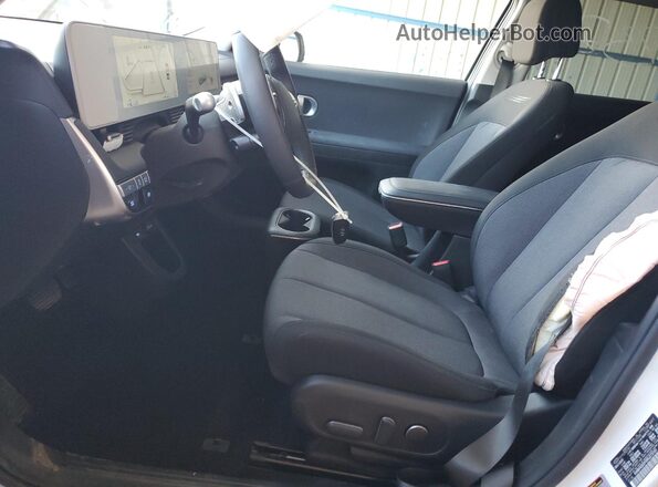 KM8KNDDF0RU273151 2024 HYUNDAI IONIQ Белый Вид салона спереди