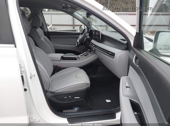 KM8R24GE8RU714647 2024 HYUNDAI PALISADE Белый Вид салона спереди
