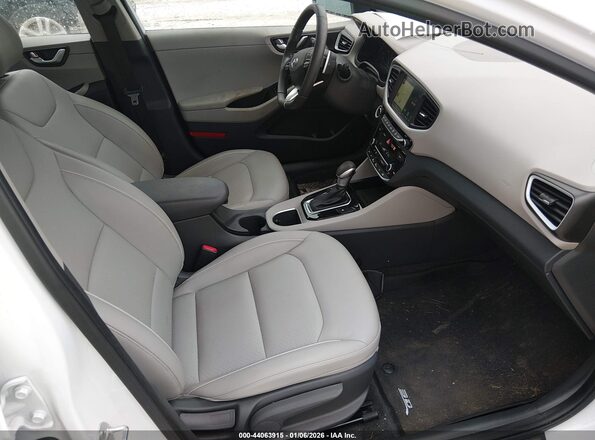KMHC05LC7JU088096 2018 HYUNDAI IONIQ HYBRID Белый Вид салона спереди