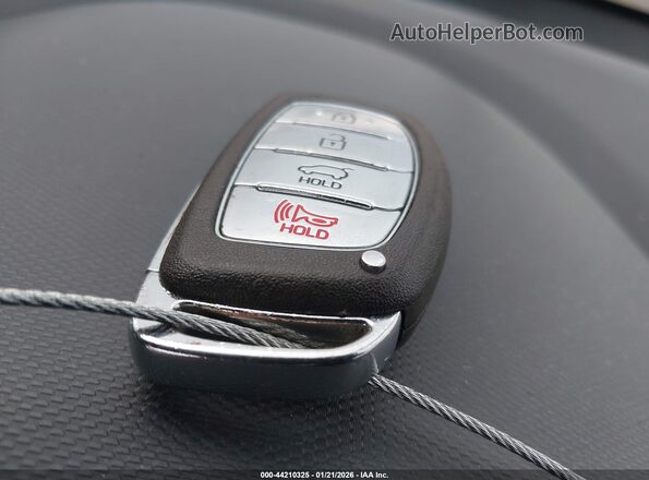 KMHC65LC3HU049840 2017 HYUNDAI IONIQ HYBRID Белый Вид панели приборов