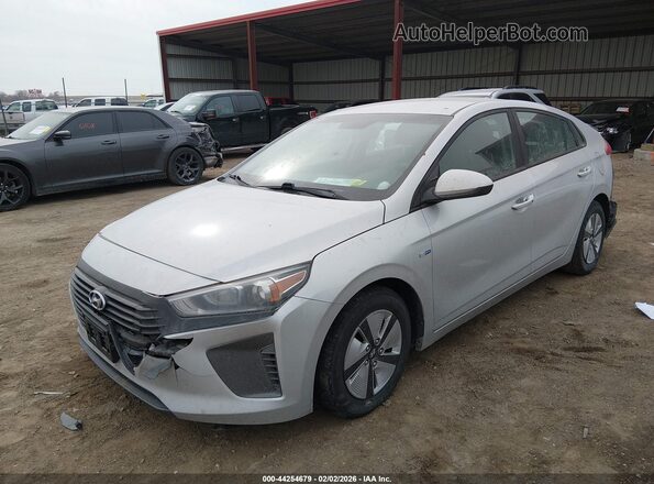 KMHC65LC6KU106930 2019 HYUNDAI IONIQ HYBRID Silver Առջևի ձախ երեք քառորդ տեսարան
