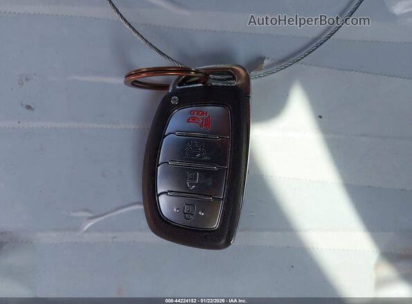 KMHC65LC8KU178745 2019 HYUNDAI IONIQ HYBRID White Вид панелі приладів