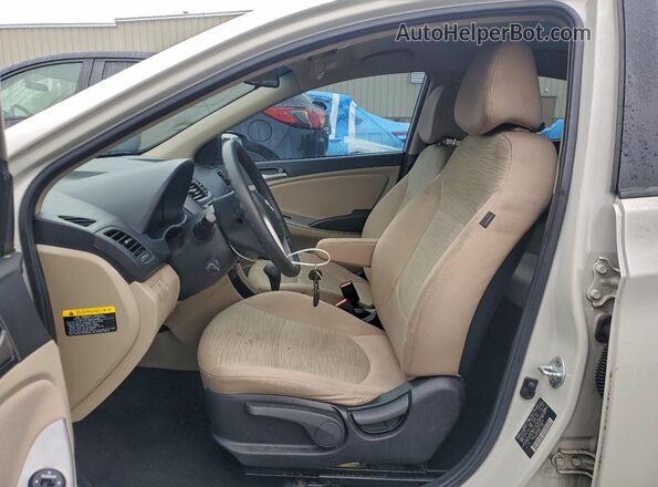 KMHCT4AE0GU048683 2016 HYUNDAI ACCENT White წინა სალონის ხედი