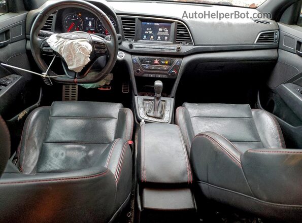 KMHD04LB9JU456302 2018 HYUNDAI ELANTRA Красный Вид панели приборов