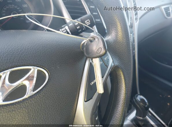 KMHD35LH2GU268151 2016 HYUNDAI ELANTRA GT Синий Вид панели приборов