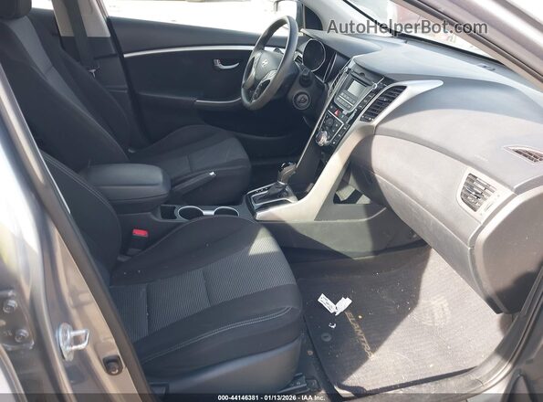 KMHD35LH3GU256185 2016 HYUNDAI ELANTRA GT Серый Вид салона спереди