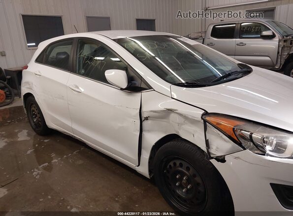KMHD35LH8HU375822 2017 HYUNDAI ELANTRA GT Белый Вид спереди