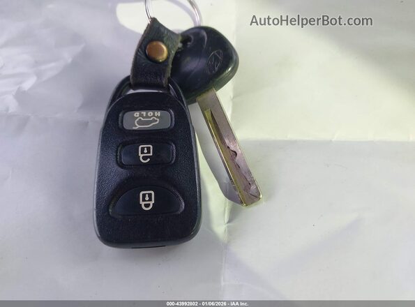 KMHD35LH9GU274643 2016 HYUNDAI ELANTRA GT Белый Вид панели приборов