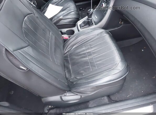 KMHDH4AE0GU601693 2016 HYUNDAI ELANTRA Черный Вид салона спереди