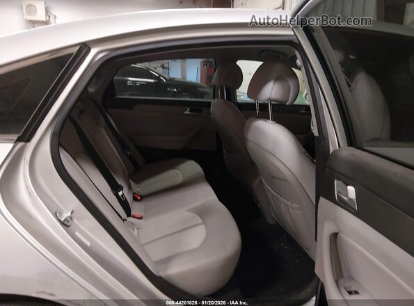 KMHE24L10GA010796 2016 HYUNDAI SONATA HYBRID Silver Widok naklejki z numerem VIN