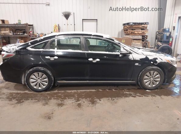 KMHE24L14HA050283 2017 HYUNDAI SONATA HYBRID Черный Вид задней части салона