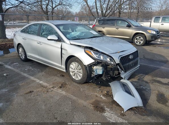 KMHE24L18HA058239 2017 HYUNDAI SONATA HYBRID Серебряный Передняя правая четверть