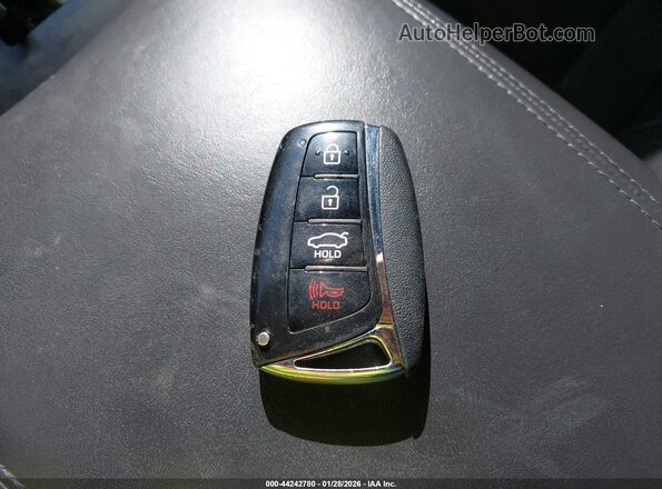 KMHFH4JG3HA586233 2017 HYUNDAI AZERA Белый Вид панели приборов