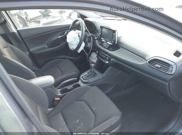 KMHH35LE1JU066609 2018 HYUNDAI ELANTRA GT Серый Вид салона спереди