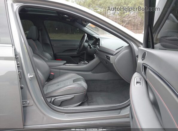 KMHL14JC7PA252760 2023 HYUNDAI SONATA Gray Widok wnętrza z przodu