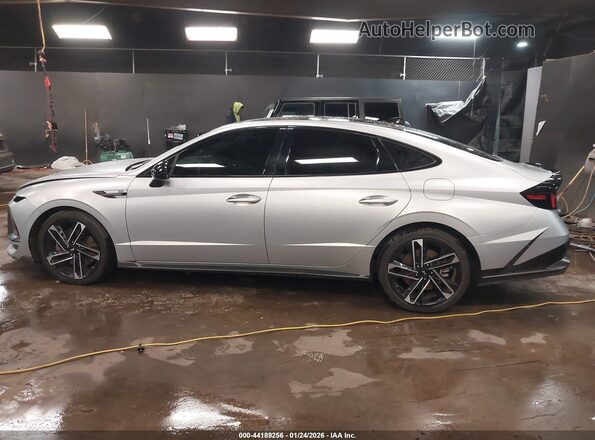KMHL54JC5SA453067 2025 HYUNDAI SONATA Silver Vista interior de 360 grados