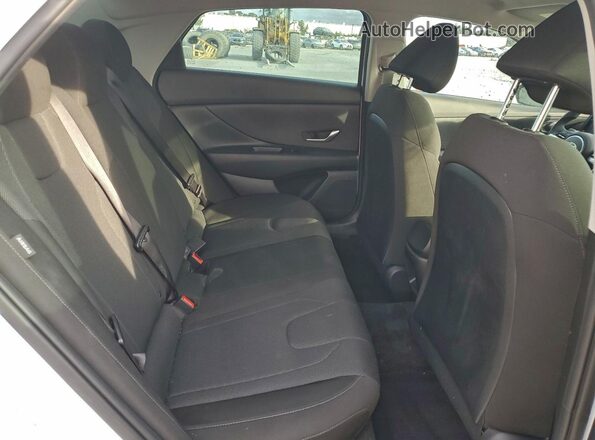 KMHLL4DG1SU945520 2025 HYUNDAI ELANTRA White Вид задніх сидінь