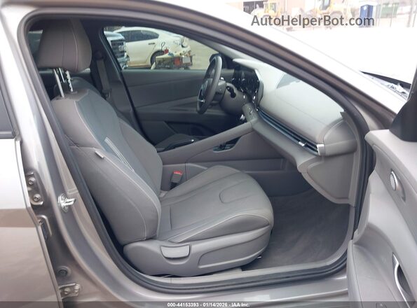 KMHLM4DG2RU788698 2024 HYUNDAI ELANTRA Серый Вид салона спереди