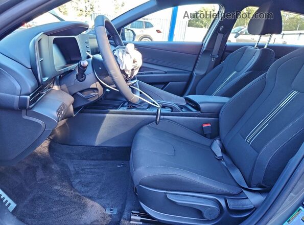 KMHLM4DG7TU112612 2026 HYUNDAI ELANTRA Серый Вид салона спереди