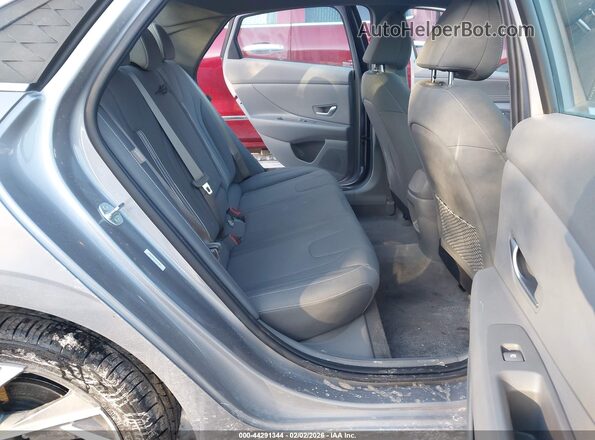 KMHLS4DG3SU893049 2025 HYUNDAI ELANTRA Gray VIN კოდის სტიკერის ხედი
