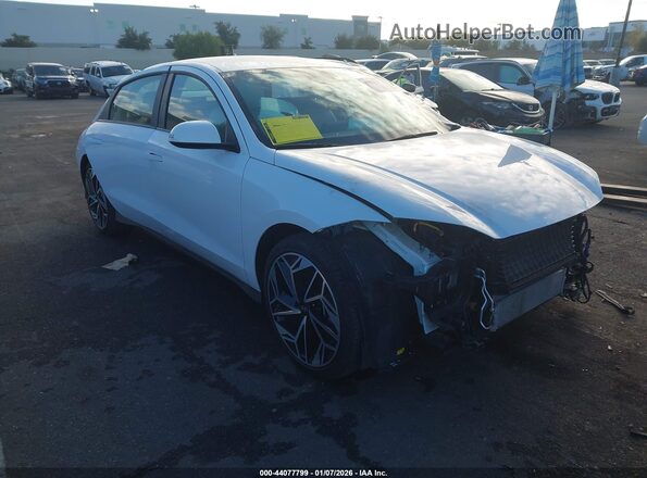 KMHM34AA0RA073928 2024 HYUNDAI IONIQ 6 Белый Передняя правая четверть