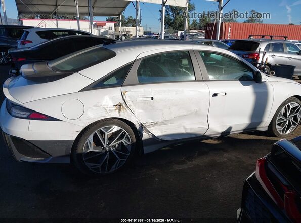 KMHM34AA2SA083267 2025 HYUNDAI IONIQ 6 White Widok wnętrza z tyłu
