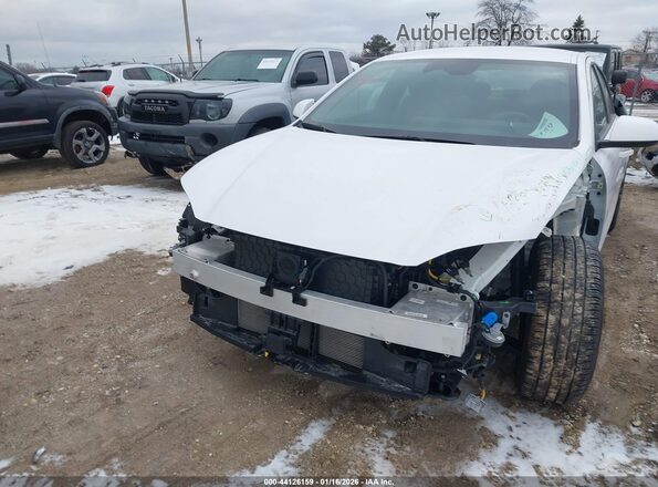 KMHM34AC4SA087094 2025 HYUNDAI IONIQ 6 White Widok z przodu