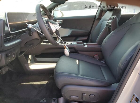 KMHM34AC9SA085471 2025 HYUNDAI IONIQ Серебряный Вид салона спереди