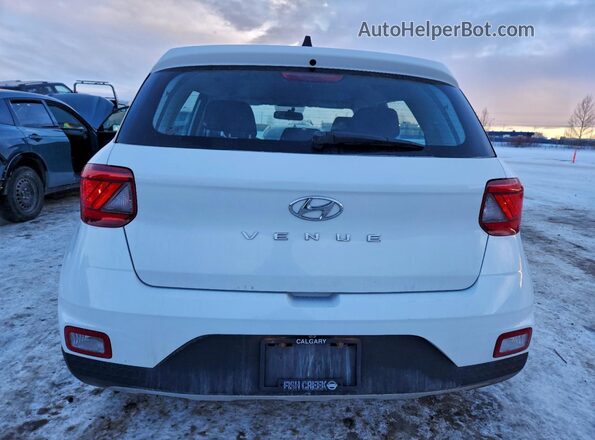 KMHRB8A37MU101569 2021 HYUNDAI VENUE Белый Вид сзади