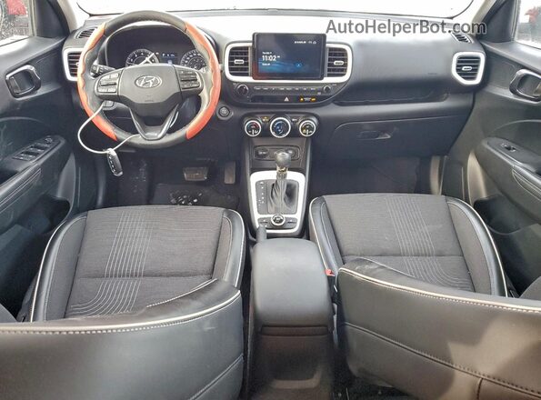 KMHRC8A30MU102298 2021 HYUNDAI VENUE Красный Вид панели приборов